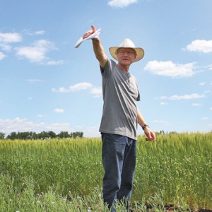 Martin Entz speaks about organic crop rotation during a field day at the National Centre for Livestock and the Environment.