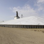 The Canadian Grain Commission is reminding grain companies they must get an exemption from the commission to store grain outside. Paterson GlobalFoods has received that exemption. There’s approximately 650,000 bushels in this pile at Paterson’s terminal in Morris. The company has a similar pile at its Winnipeg terminal.  photo: allan dawson