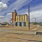 North Dakota elevators are reportedly paying up to $1 per bushel more than their plugged counterparts in Manitoba. Photo: Andrew Filer/Creative Commons