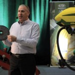 Ohio-based corn planter expert Bill Lemkuhl explains the pitfalls of poor planter adjustment at the second annual DuPont Pioneer Corn Planter Clinic.