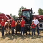 Showmanship winners (l-r) Judge Sheldon Kyle; Brigitle Herrema, Ont.; Sadie Anwender, Sask.; Royce Mollenbeck, Sask.; Grace Glover, Boissevain and gold sponsor Buzz Bradley of Rocky Mountain Equipment. Photo: supplied
