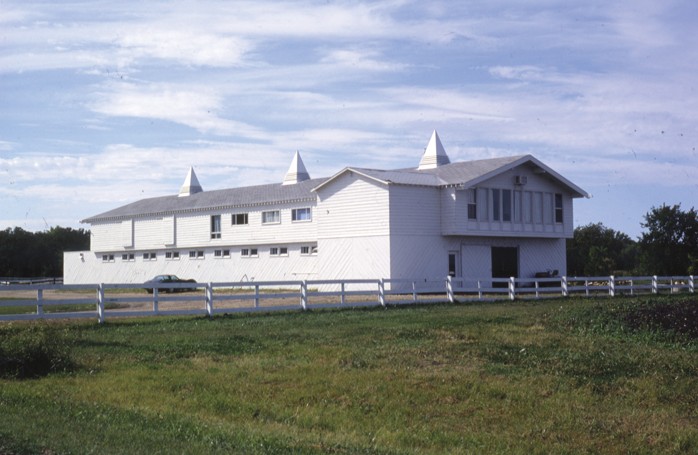 historic barn in Manitoba