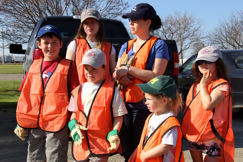Highway cleanup is an annual end-of-May event, dispatching 4-H’ers to the roadways around their communities to pick up trash such as drink cans and bottles, twine and junk food containers. Young 4-H’ers all wear high-visibility vests and are supervised by their parents and other adult volunteers while cleaning up highways with signage cautioning motorists.