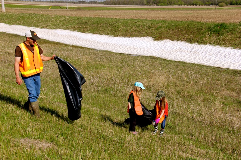 Highway cleanup is an annual end-of-May event, dispatching 4-H’ers to the roadways around their communities to pick up trash such as drink cans and bottles, twine and junk food containers. Young 4-H’ers all wear high-visibility vests and are supervised by their parents and other adult volunteers while cleaning up highways with signage cautioning motorists.