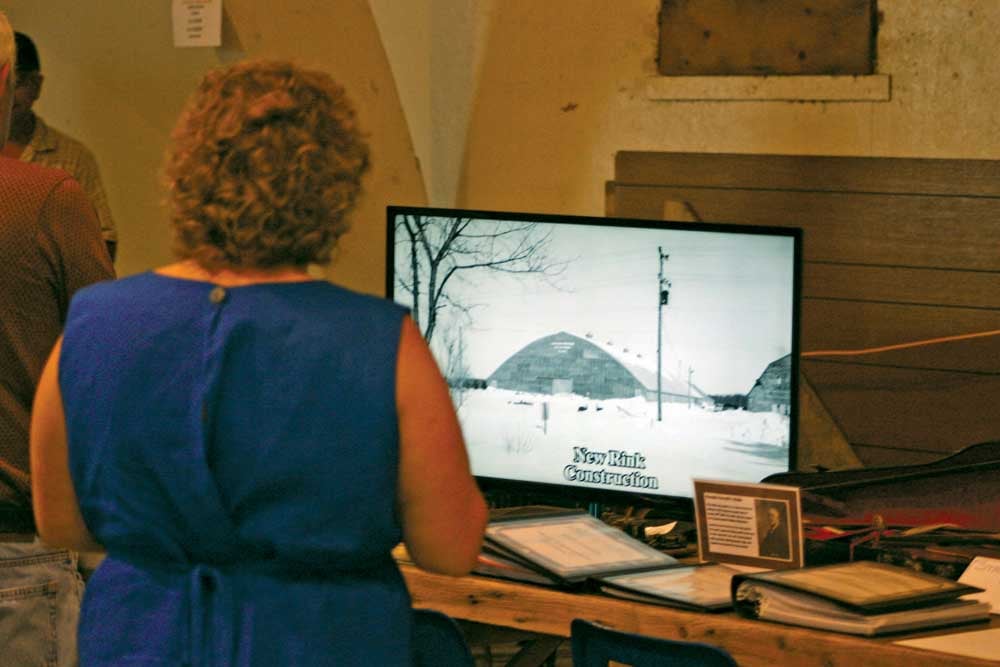 People can now view old photos that have been digitalized through the archive program.  PHOTO: DARRELL NESBITT
