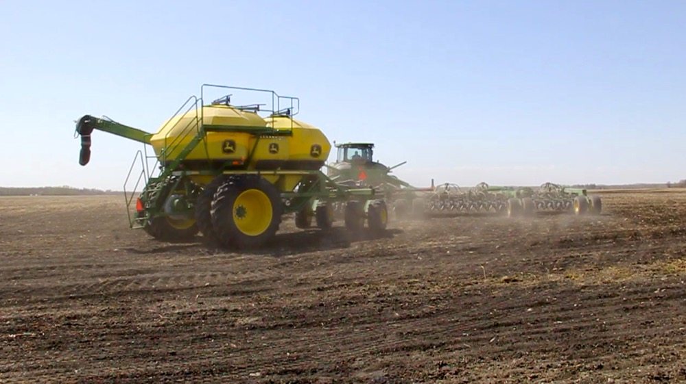VIDEO: Spring seeding in the Interlake