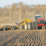Thereâs a trend to higher yields for earlier-seeded crops â but donât ignore the risks.