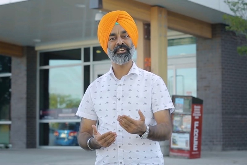 Burrows MLA Diljeet Brar, shown here outside Winnipeg’s Seven Oaks General Hospital in a campaign video screengrab, is the Manitoba NDP’s new critic for agriculture. (Facebook)
