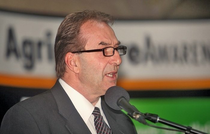 More duties for Manitoba ag minister