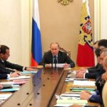 Russian President Vladimir Putin meets Wednesday at the Kremlin with government officials and announces plans for a one-year extension of Russia’s ban on agrifood imports from Canada, the U.S., the EU, Australia and Norway. (Kremlin.ru)
