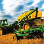 A John Deere air cart seeding system in the field. Photo: John Deere