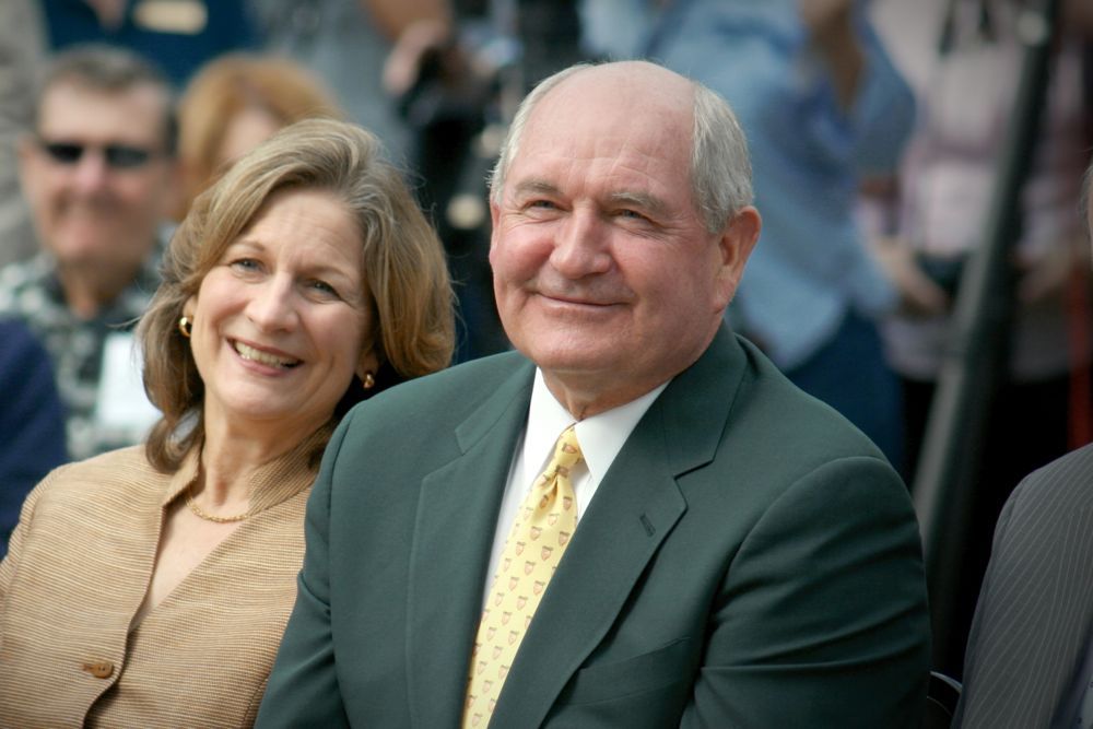 Sonny Perdue with wife Mary during a rain prayer service in 2007. (SonnyPerdue.Georgia.gov)
