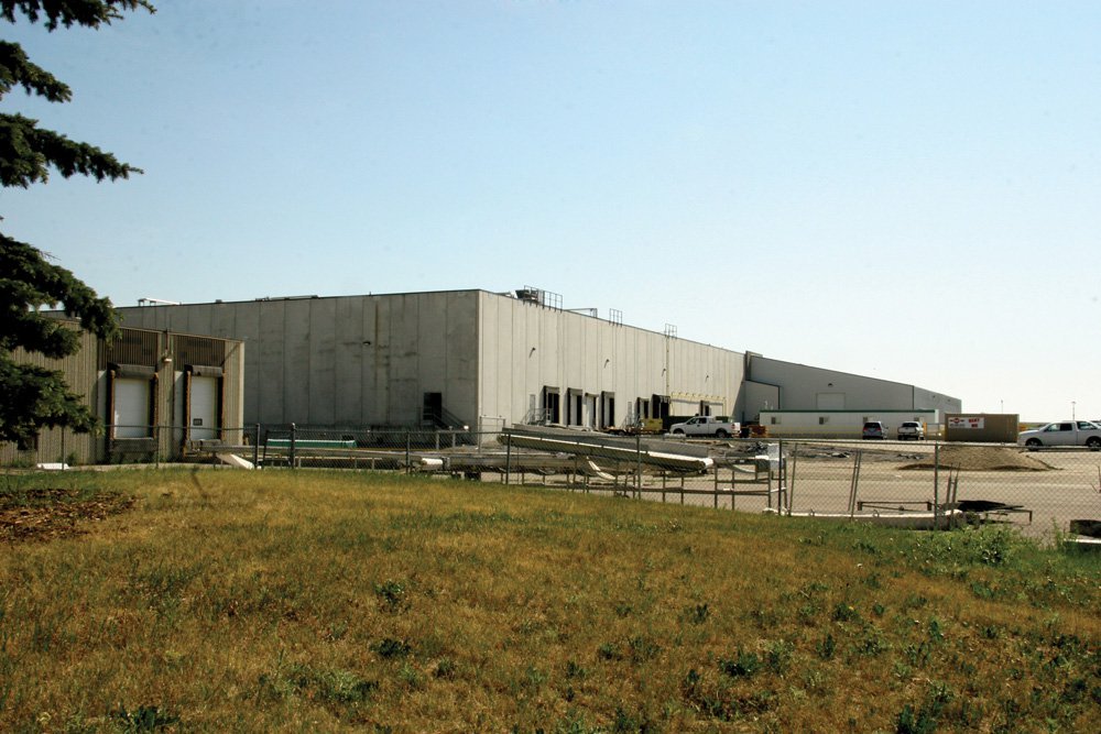 File photo of the Harmony Beef plant at Balzac, Alta. in 2015. (Canadian Cattlemen photo by Debbie Furber)
