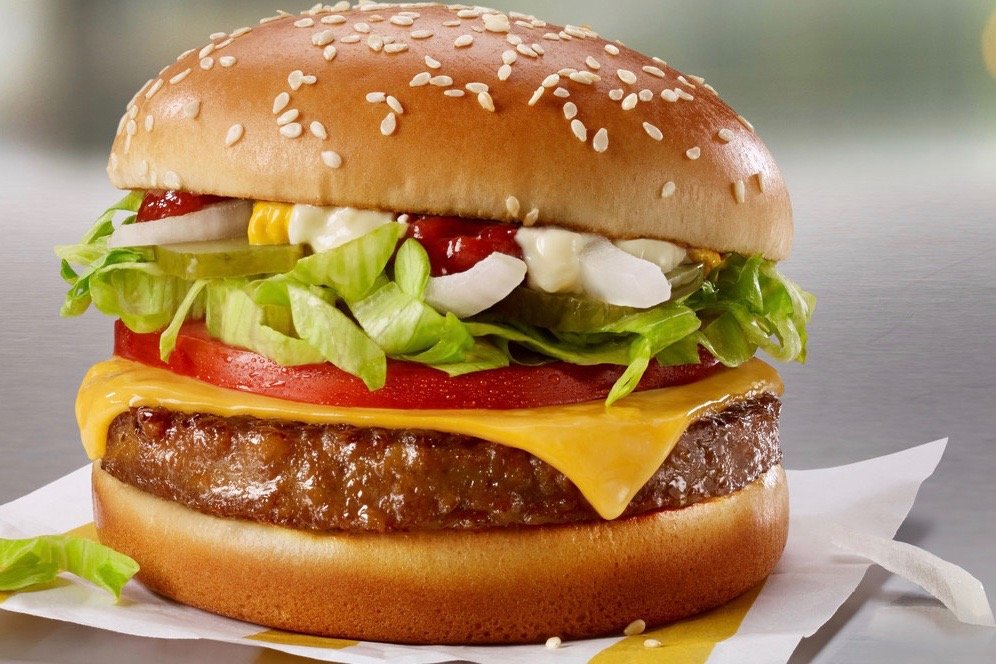The McDonald’s “P.L.T.” sandwich in 2019. (CNW Group/McDonald’s Canada) 
