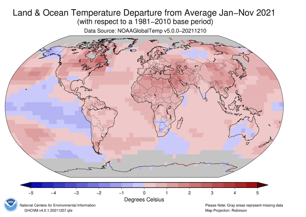 This weather graphic shows the land and ocean temperature departure from average across the globe for the 2021 January-to-November period. A large portion of the planet saw above-average temperatures (red) with temperatures across much of Canada being well above average. You can also see the impact of La Niña in the Pacific with the large area of below-average temperatures.