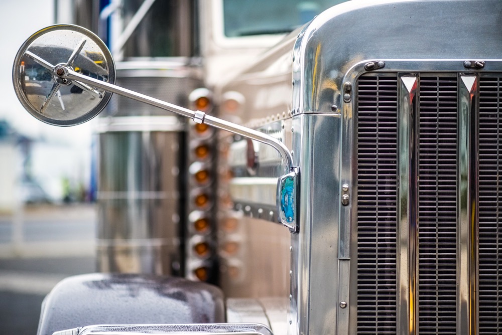 Canada’s COVID-19 vaccine mandate requires all truckers coming into Canada to be fully vaccinated or, if a Canadian driver who is partially vaccinated or unvaccinated, must face testing and quarantine upon re-entry.