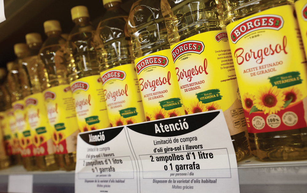 A sign at a Caprabo supermarket in Barcelona, Spain notes a purchase limit of two one-litre bottles of sunflower oil or a carafe per person on March 21. Ukraine’s output usually makes up a significant share of the world’s exportable sunflower oil supply.