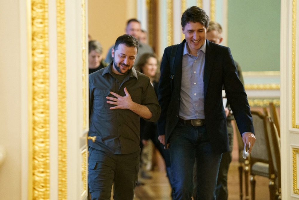 Canada’s Prime Minister Justin Trudeau walks with Ukraine’s President Volodymyr Zelenskiy in Kyiv on May 8, 2022. (PMO photo by Adam Scotti via Reuters)
