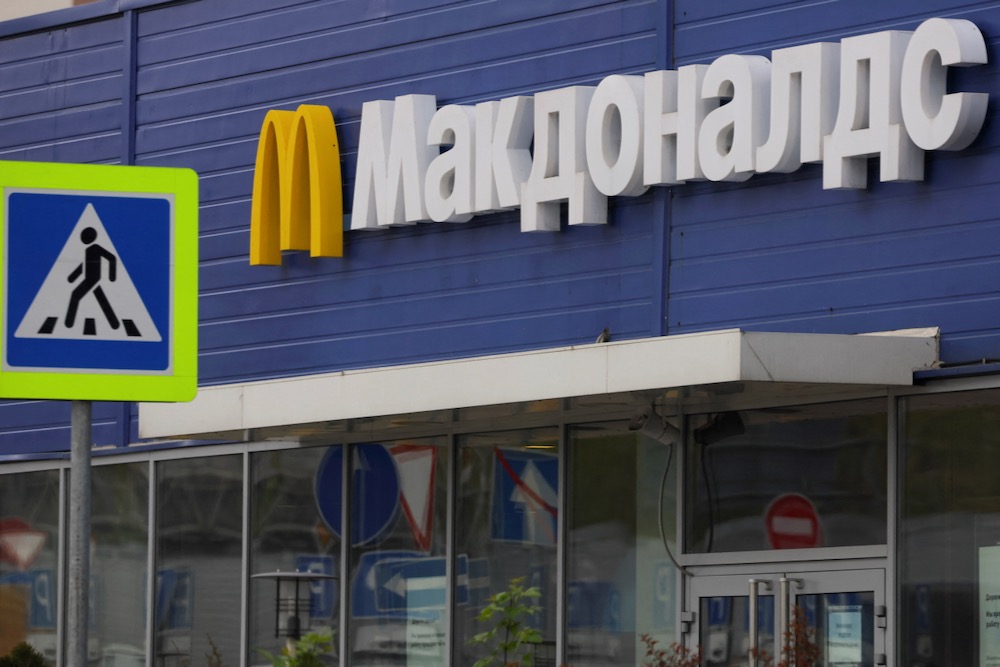 A sign with McDonald’s golden-arches logo is on display near one of the chain’s restaurants in Moscow on May 16, 2022. (Photo: Reuters/Evgenia Novozhenina)
