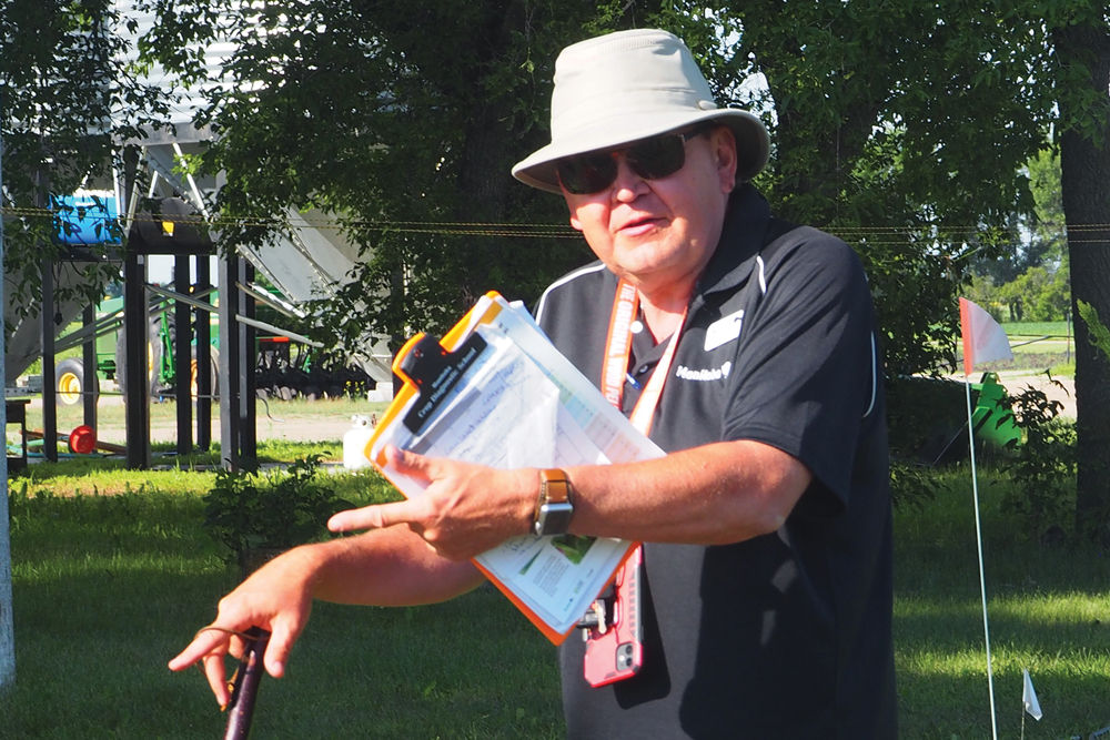 Dennis Lange at the 2022 Crop Diagnostics School.