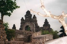 Sea Temple of Pura Luhur, Uluwatu, south Bali, Indonesia. (CIA.gov)
