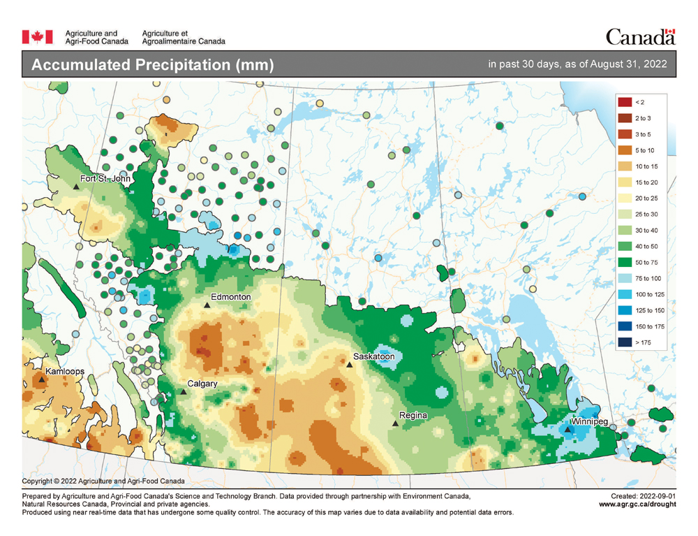 This map shows the total amount of precipitation that fell across the Prairies during August. Most regions saw between 10 and 40 millimetres of rainfall, which is below average for the month. There were three exceptions, and all were along the edges of the agricultural region, where more than 100 mm of rain fell – in southeastern Manitoba, northcentral Saskatchewan and northern Alberta.