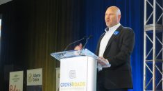 Jonathan Neutens speaks at the 2024 CrossRoads Crop Conference in Calgary.