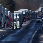 FILE PHOTO: Trucks line up in a long queue to cross the Polish-Ukrainian border at the Hrebenne-Rawa Ruska crossing in Potoki, Poland, January 8, 2024. REUTERS/Kacper Pempel/File Photo
