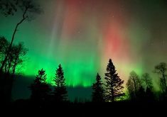 A recent solar flare seems not to have caused many issues for producers, but it has generated some spectacular photos of the aurora borealis by sky watchers. This image was taken Sunday night, October 6, 2024 near Turtle Lake, Sask. Photo: Facebook/Darren Schoonbaert
