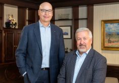 Darwin Sobkow (left) and Curt Vossen.
Photo: Richardson International
