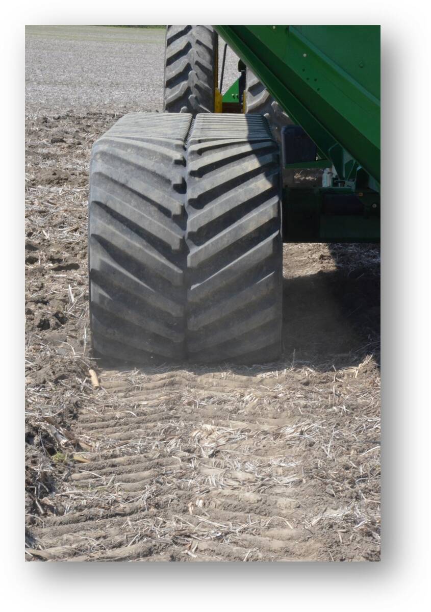 Farmers can now choose between multiple track and tire technologies that help reduce the compaction risks around supersized grain carts. Photo: Scott Shearer Scott Shearer
