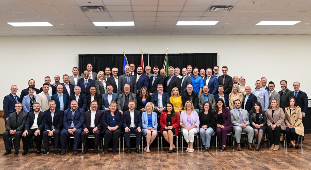 Saskatchewan Premier Scott Moe and Alberta Premier Danielle Smith and their caucuses met on June 18. Photo: Scott Moe/X.com
