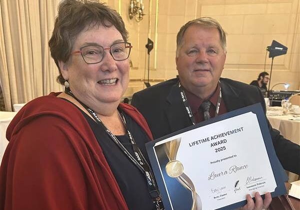 Laura Rance-Unger (left) with her Lifetime Achievement Award at the Canadian Farm Writers Federation 2025 awards banquet Sept. 20 in Winnipeg.