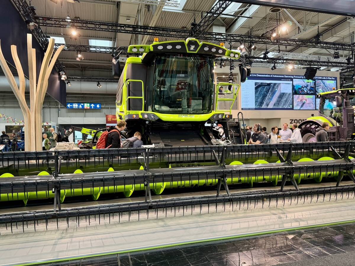 Zoomlions diesel-electric drive combine got a lot of interest at Agritechnica 2025. Photo: John Greig