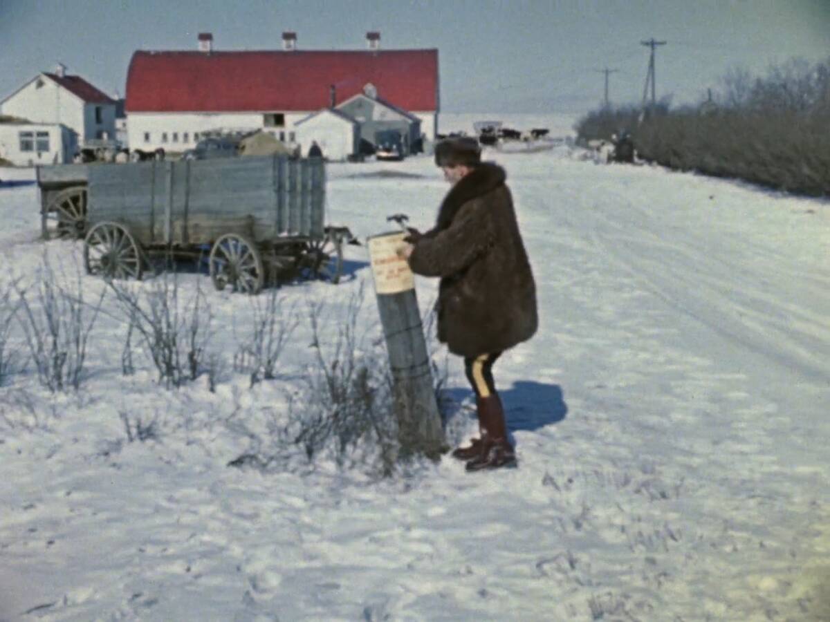 An RCMP officer posts a quarantine sign in rural Saskatchwan in 1952 during Canada’s last foot and mouth outbreak. Photo: Screen Capture/NFB/Agriculture and Agri-Food Canada